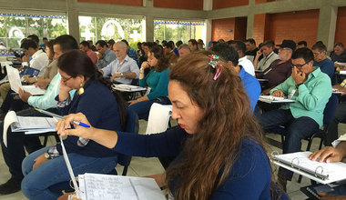 Integrantes de las FARC-EP participan de capacitación c/ Gobierno de Colombia y Misión de la ONU. Se preparan para integrar el mecanismo tripartito para verificar y monitorear el cese al fuego y de hostilidades bilateral y definitivo.